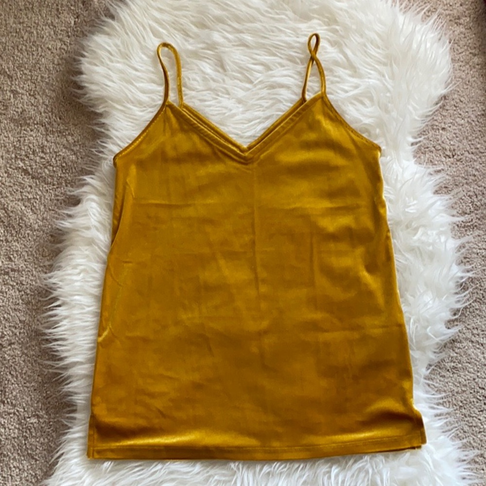 2/$15 ❤️ NWOT golden yellow velvet cami top